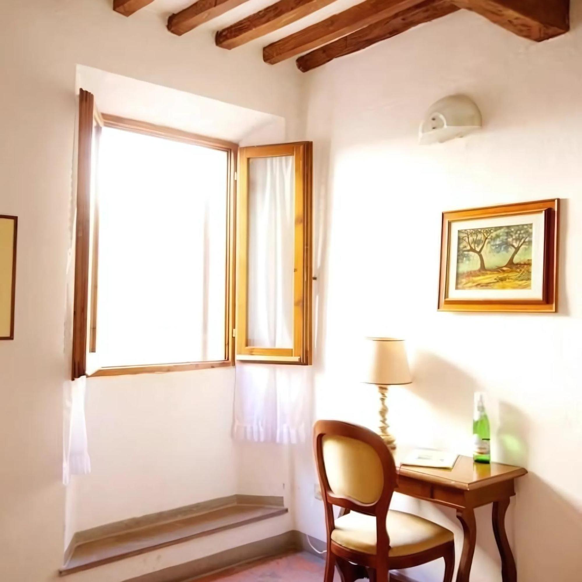 Locanda Il Pino ซานจีมิญญาโน ภายนอก รูปภาพ