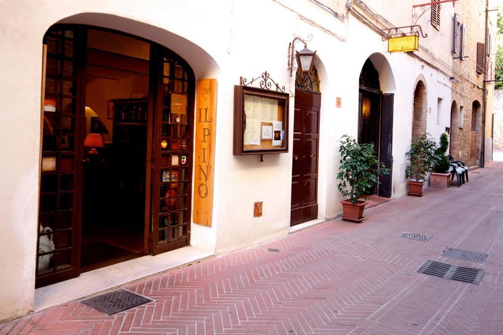 Locanda Il Pino ซานจีมิญญาโน ภายนอก รูปภาพ
