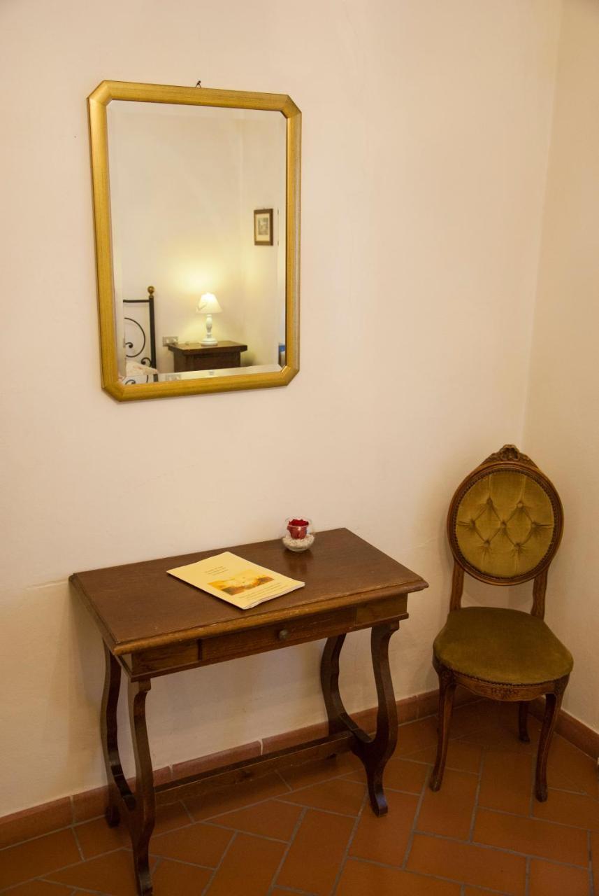 Locanda Il Pino ซานจีมิญญาโน ภายนอก รูปภาพ